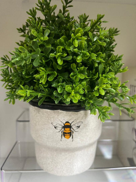 Bee planter with greenery