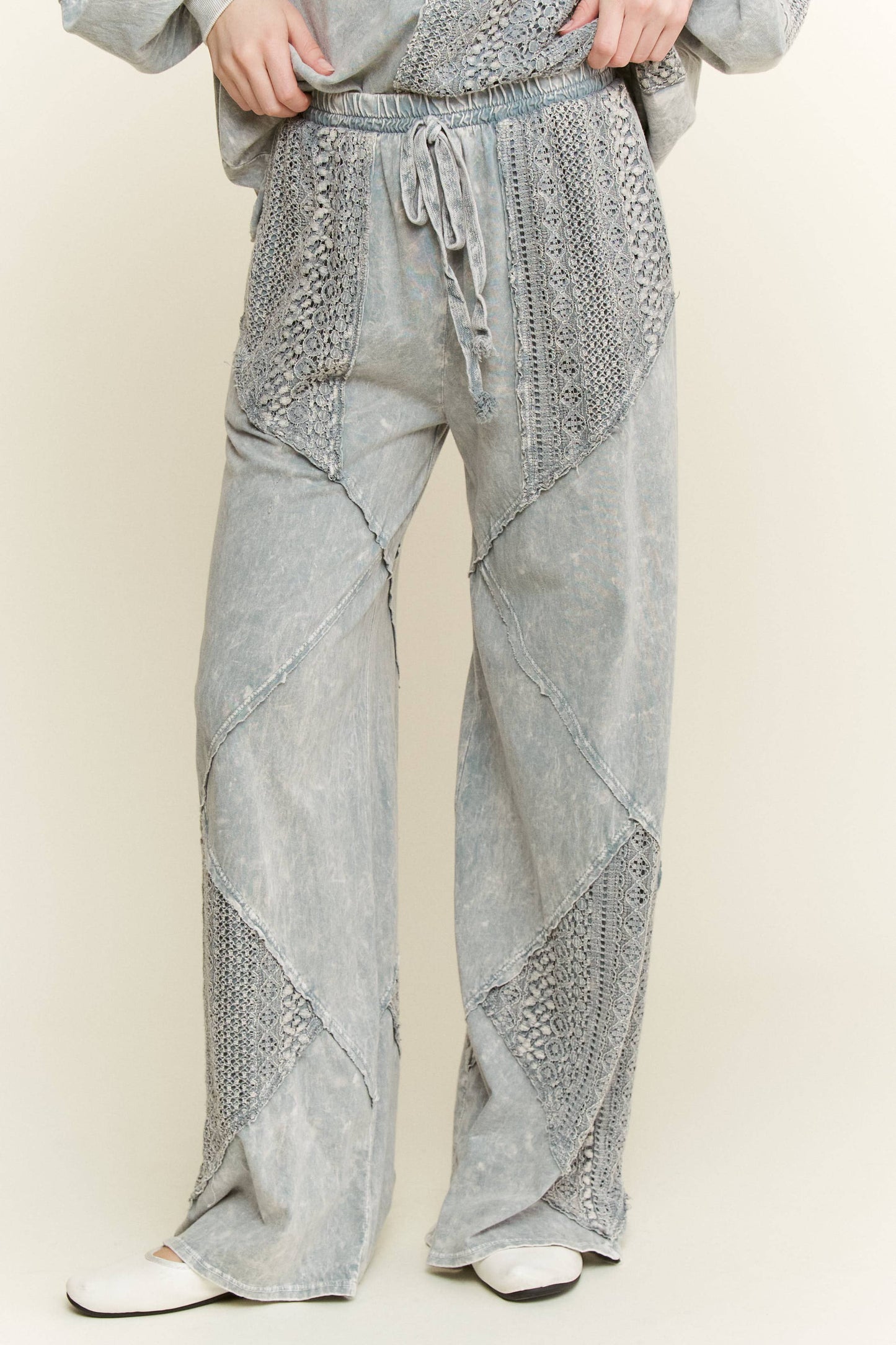 Mineral Wash Lace detailed straight leg pants HP6030