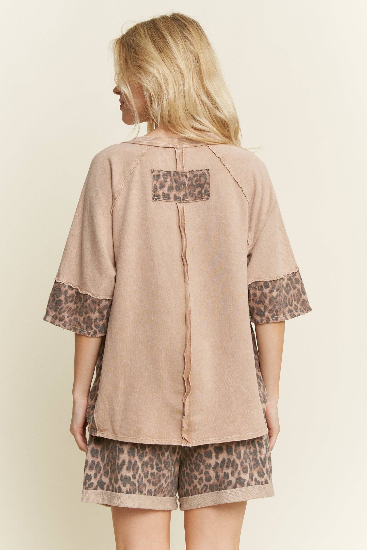 Mineral Washed Leopard Star Half sleeve top HT6628