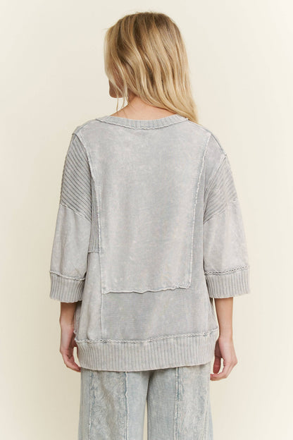 Mineral Washed Split Neckline sweatshirt HT6291