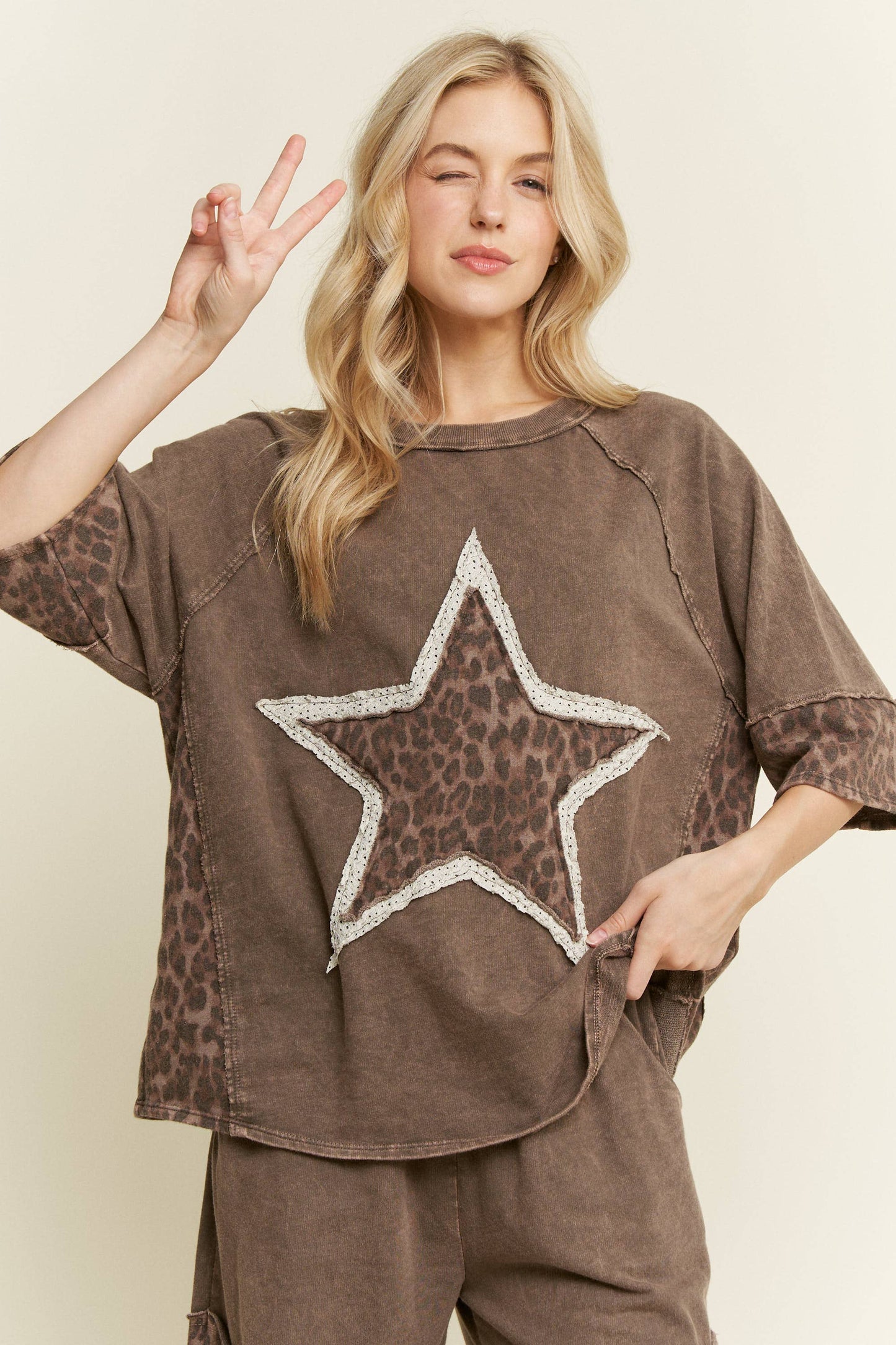 Mineral Washed Leopard Star Halfsleeve top HT6628