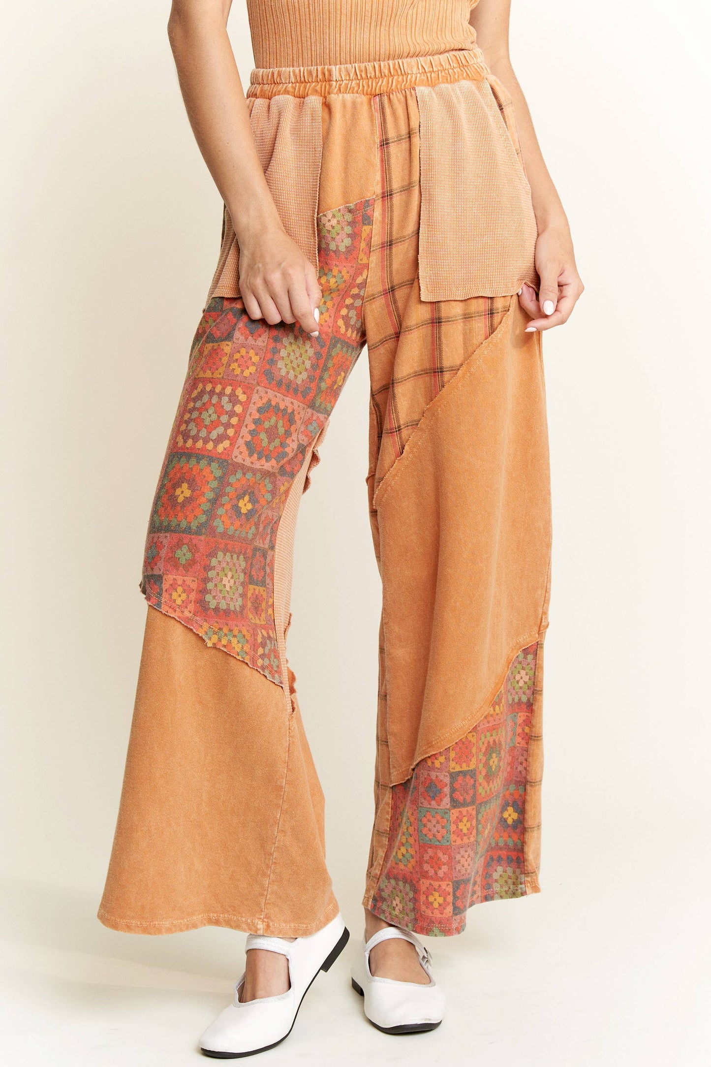 Mineral Wash Contrast Patch Wide Leg Pants HP5767