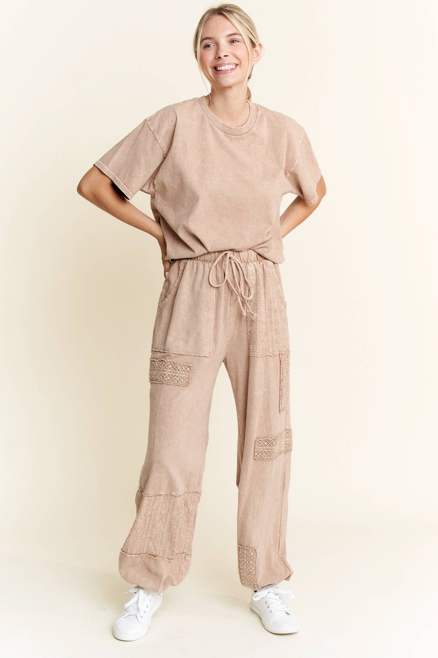 Mineral Washed Crew neck Basic Tshirt HT5579