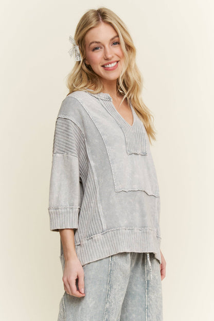Mineral Washed Split Neckline sweatshirt HT6291