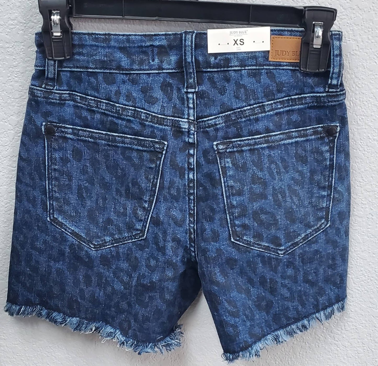 150196 Mid Rise Leopard Print Fray Hem Jean Shorts